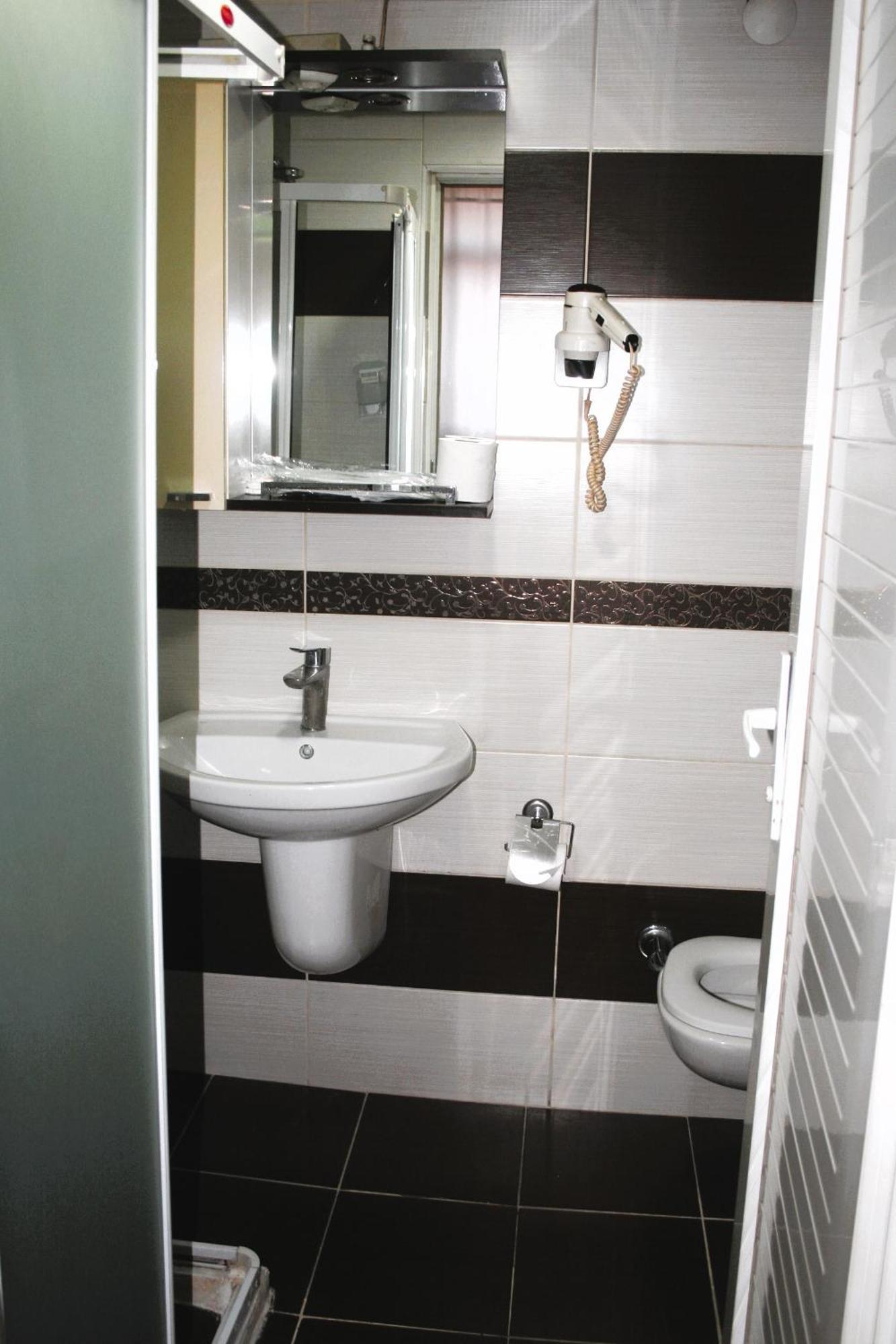 Yeni Kosk Esra Hotel Коня Екстериор снимка